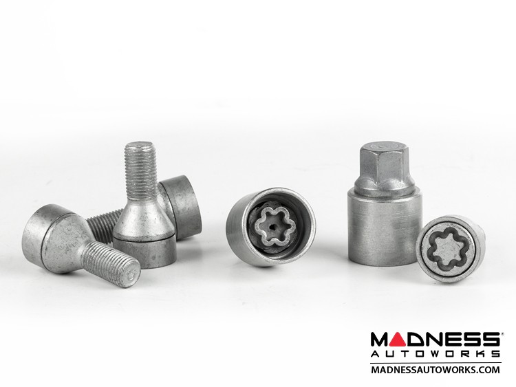 Jeep Renegade Wheel Locks by Farad Silver Starlock